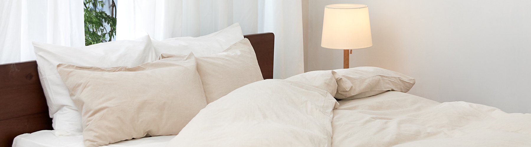 https://www.muji.us/cdn/shop/collections/collection_page_home_bedding_pillowcases_2148x630.jpg?v=1658940068