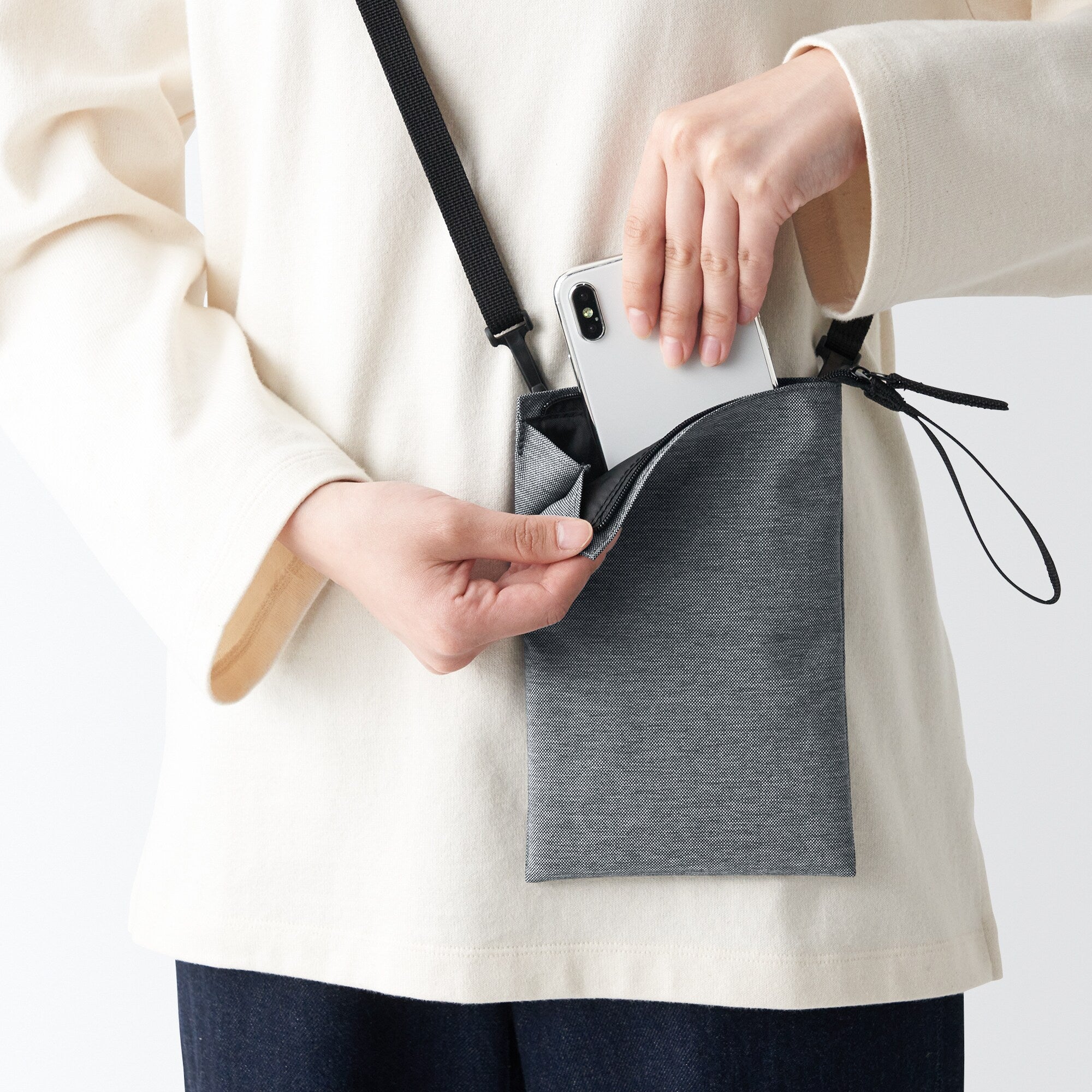 2-Way Water Repellent Mini Sacoche / Crossbody Bag | MUJI USA