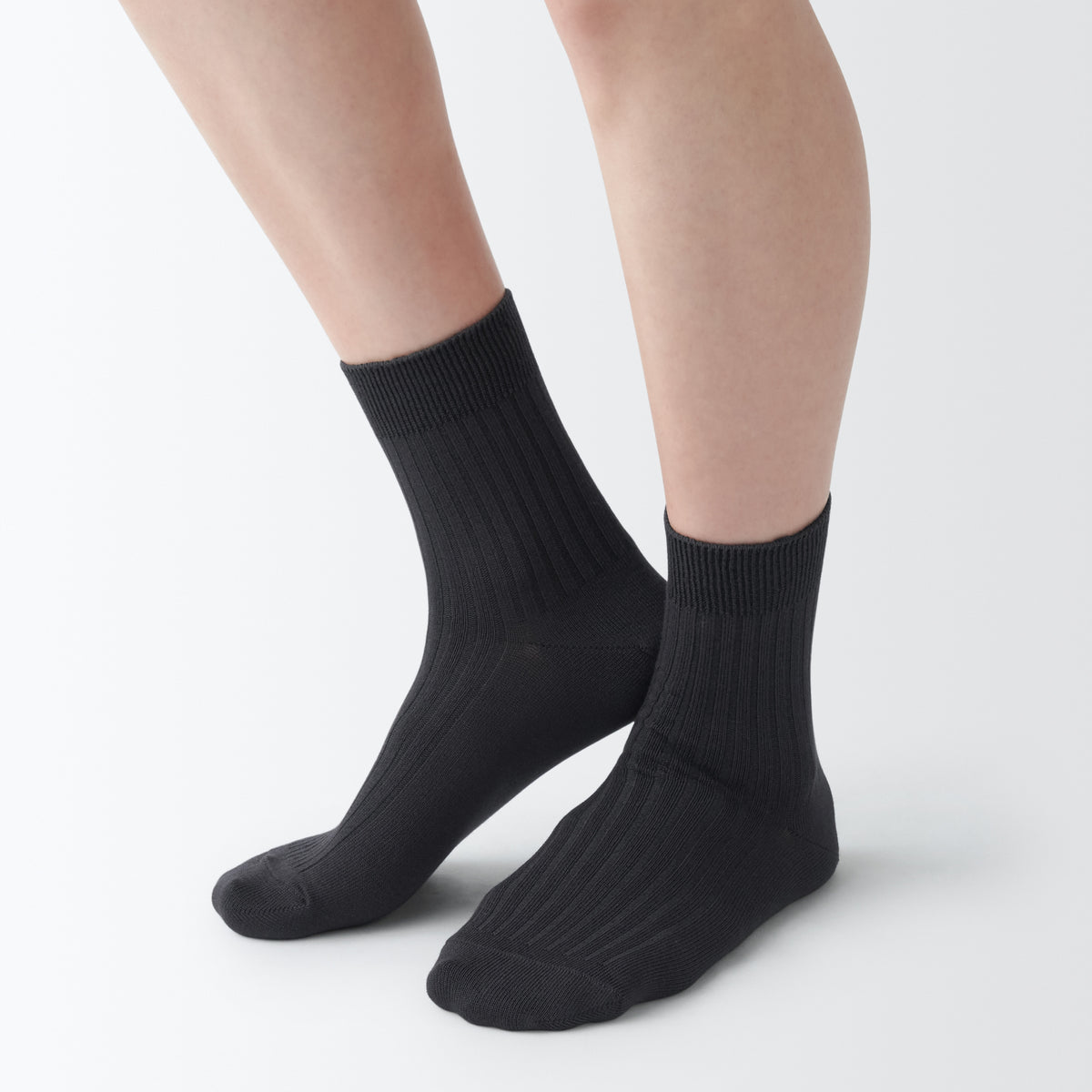 Right Angle Loose Top Short Socks | Women's Socks | MUJI USA