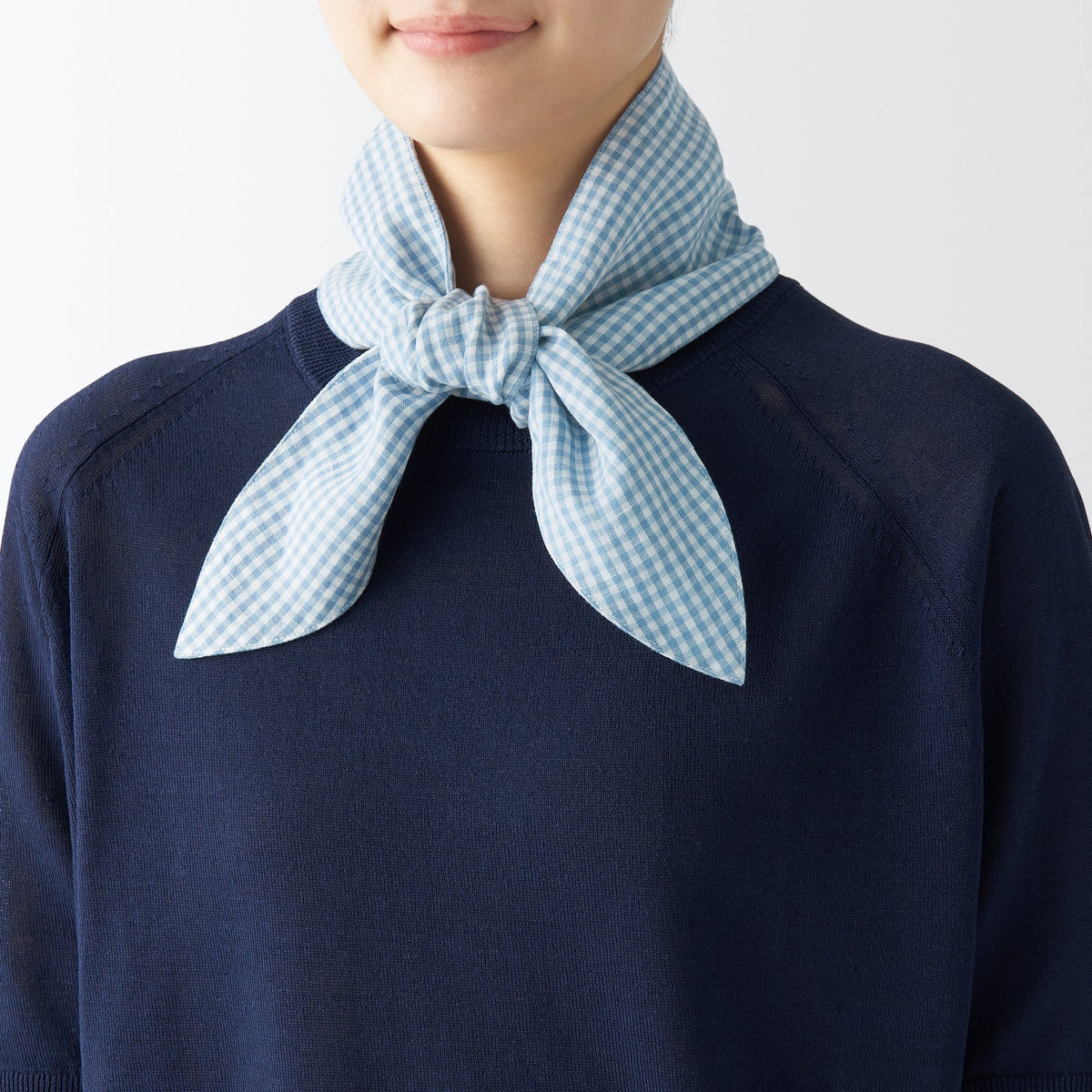 Cool Touch Patterned Scarf with Pocket | Spring Scarves | MUJI USA