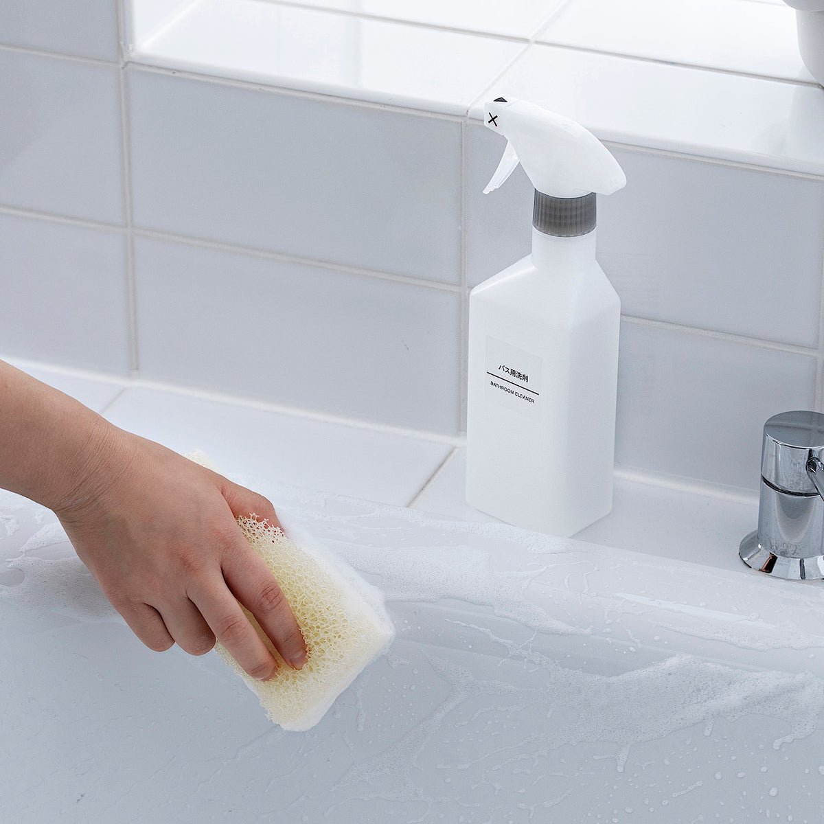 Towa Special Bathroom Cleaner & Sponge – 4 Sponge Replacements